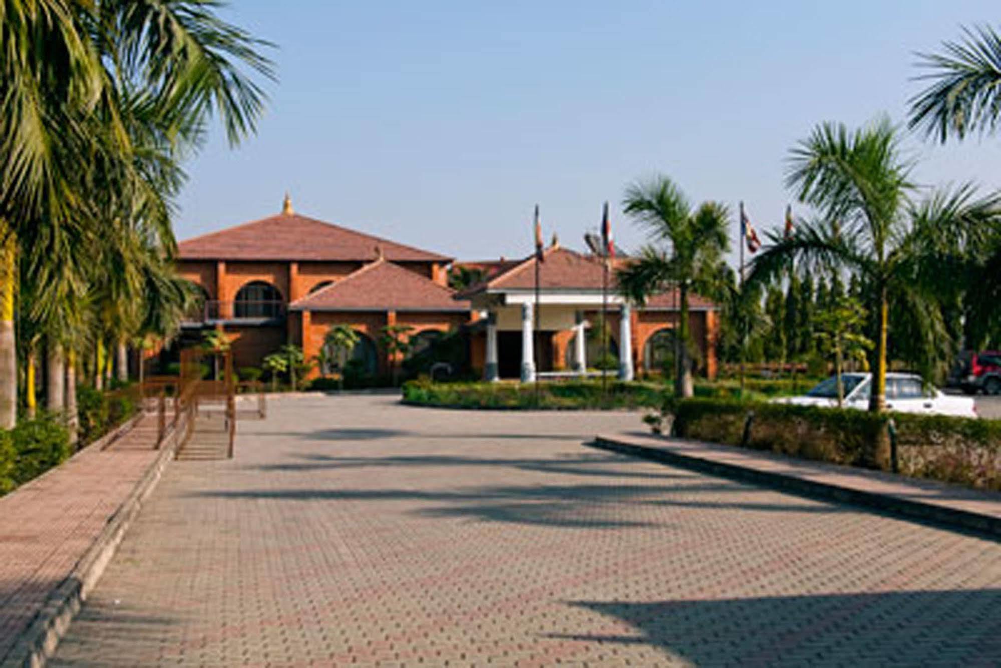 Hotel Lumbini Garden New Crystal Exterior foto